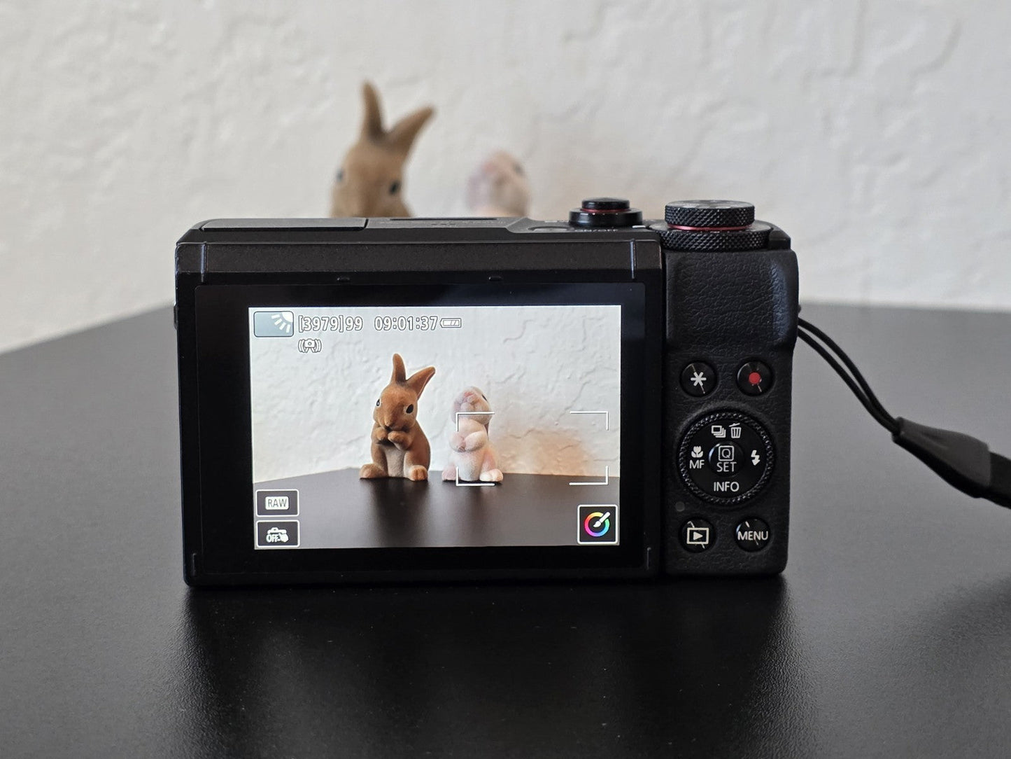 Canon PowerShot G7X Mark III – 20.1MP Point & Shoot Digital Camera – Black