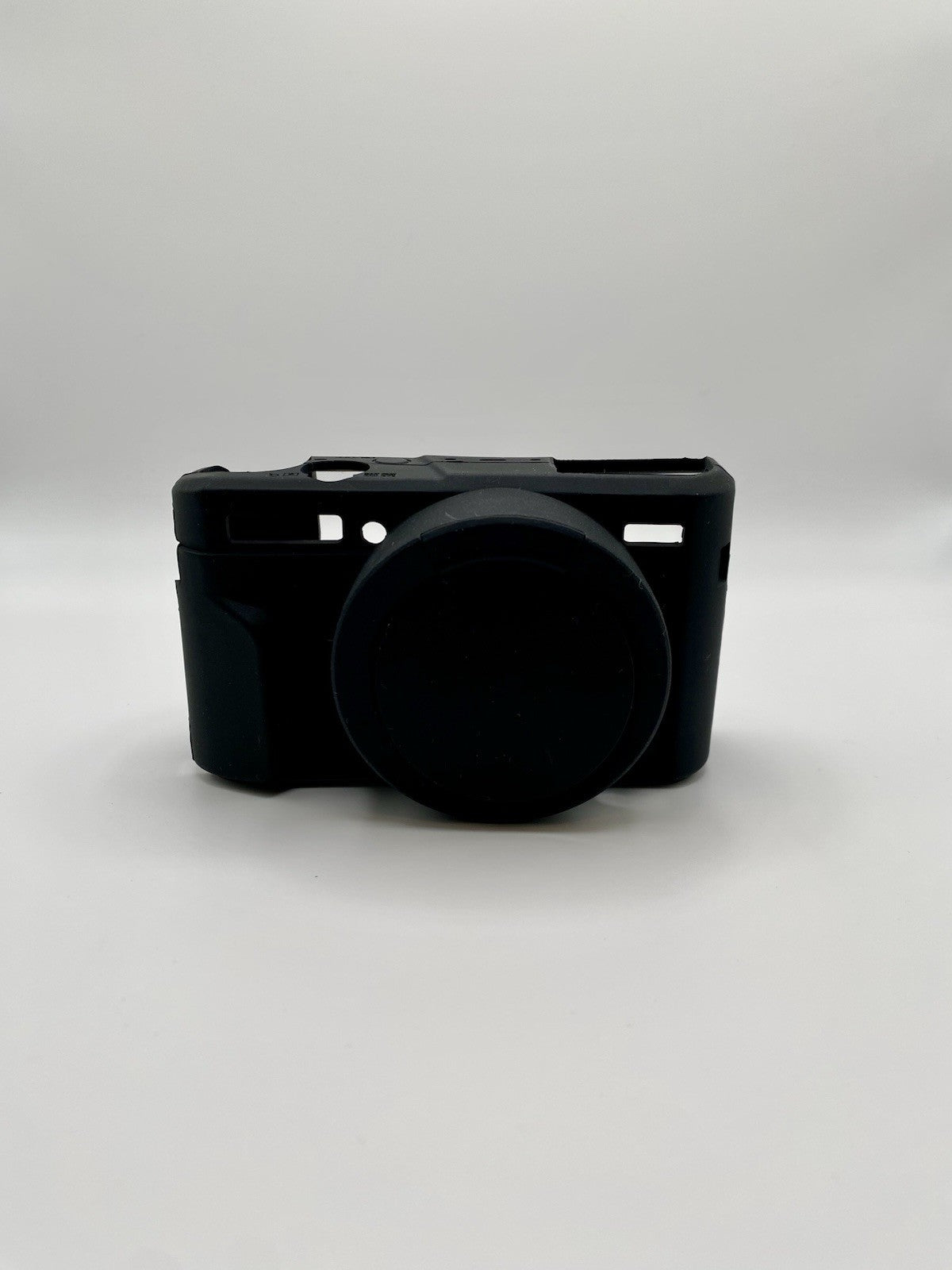 Canon PowerShot G7X Mark II Digital Camera – Bundle with Travel & Protective Cases